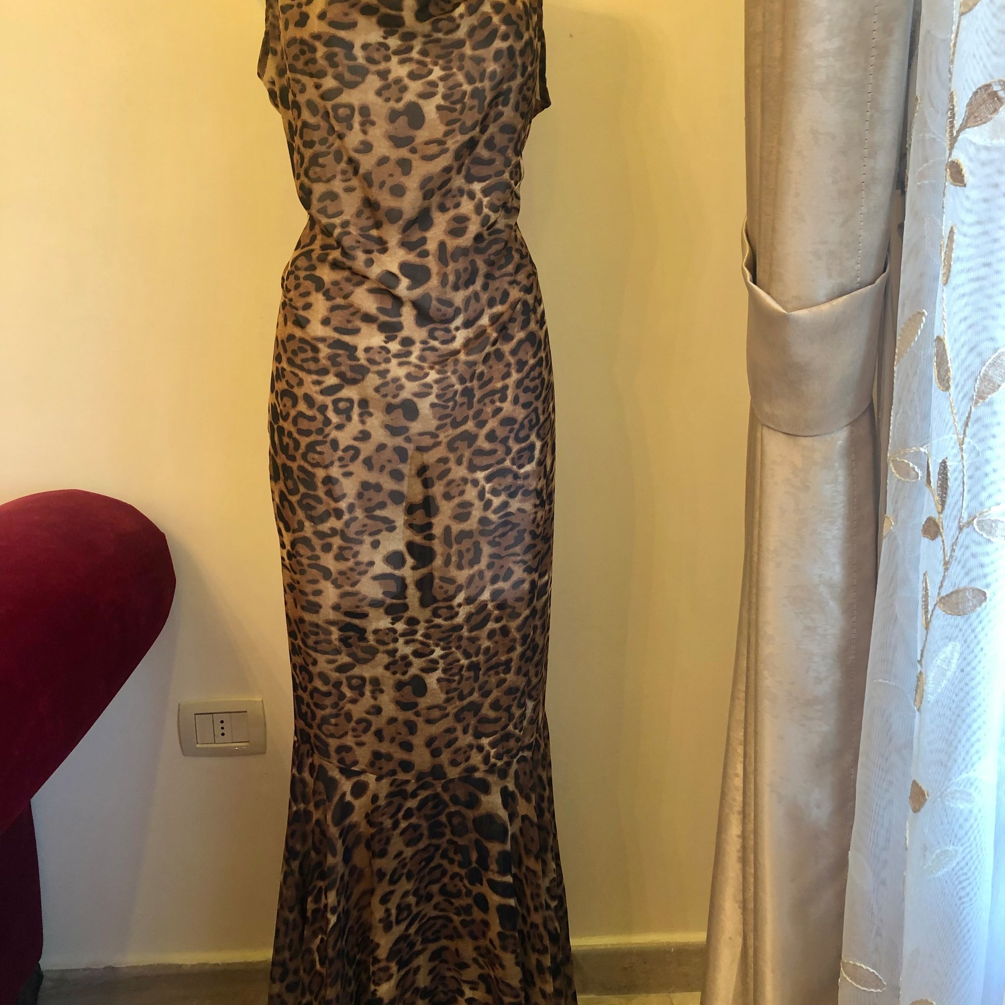 DRESSES FOR RENT OR SALE