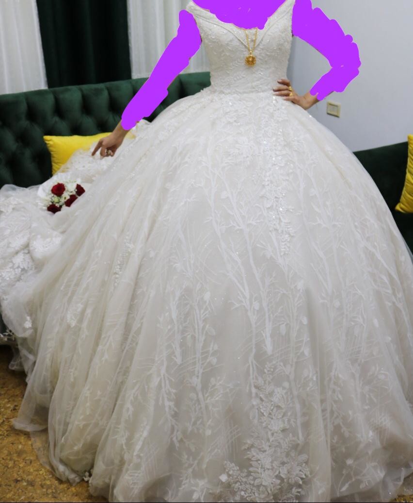 WEDDING DRESS FOR RENT